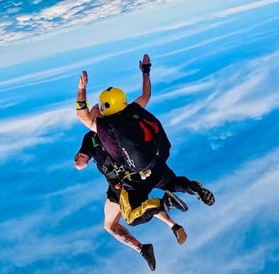 Tandem Skydive in Barcelona – 13,000 ft Jump with Round-Trip Transfer